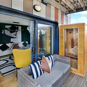  Apartment Unique Sky View -2 Bed United Kingdom